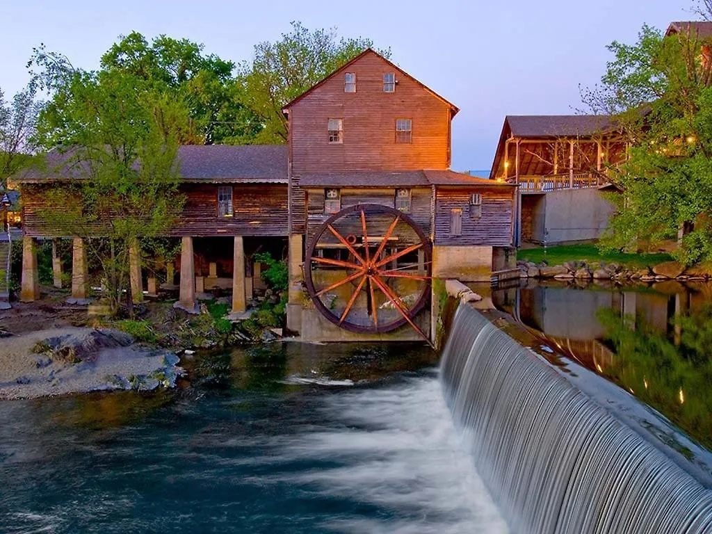 Bear Creek Way 2009 * Pigeon Forge