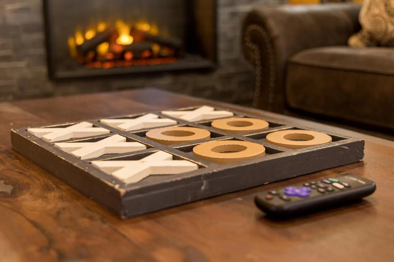 Mountain Haven: Dual Hot Tubs & Entertainment Hub Pigeon Forge