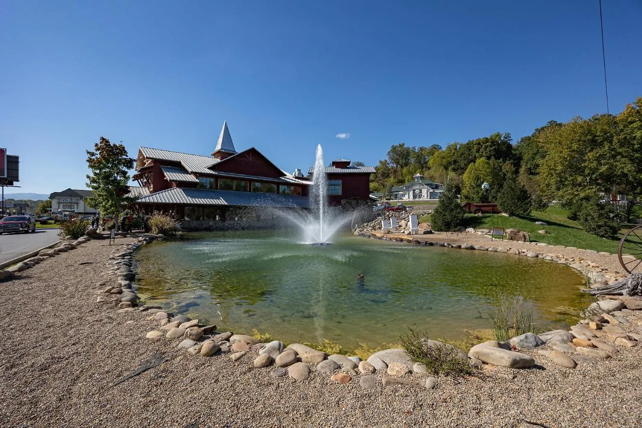 Mountain Haven: Dual Hot Tubs & Entertainment Hub * Pigeon Forge