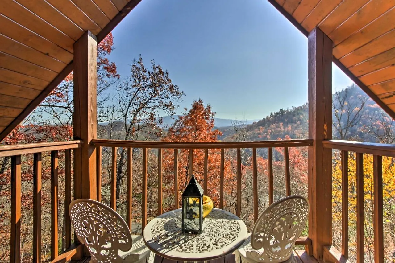 Holiday home Above And Beyond With Prime Views!