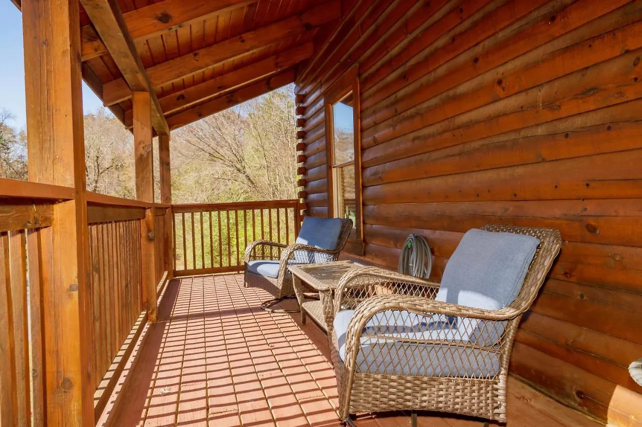 *family Friendly Near Dollywood! Holiday home