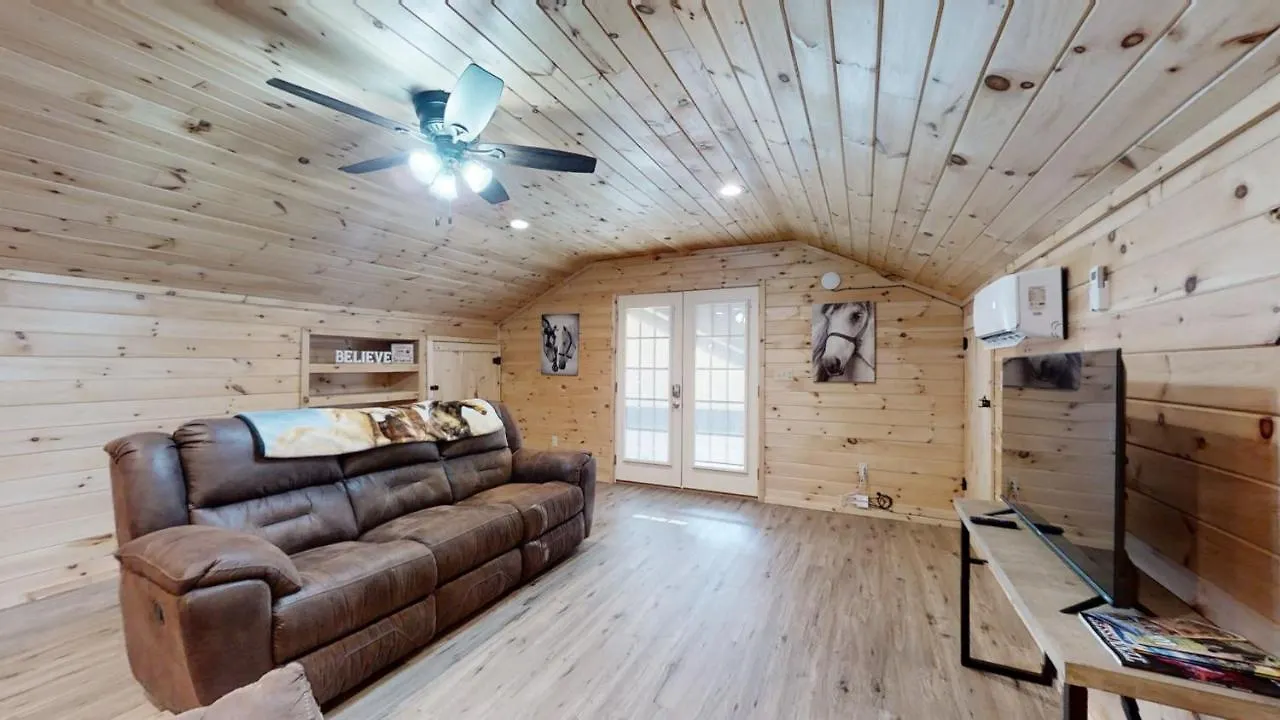 Farm stay Double L Ranch *