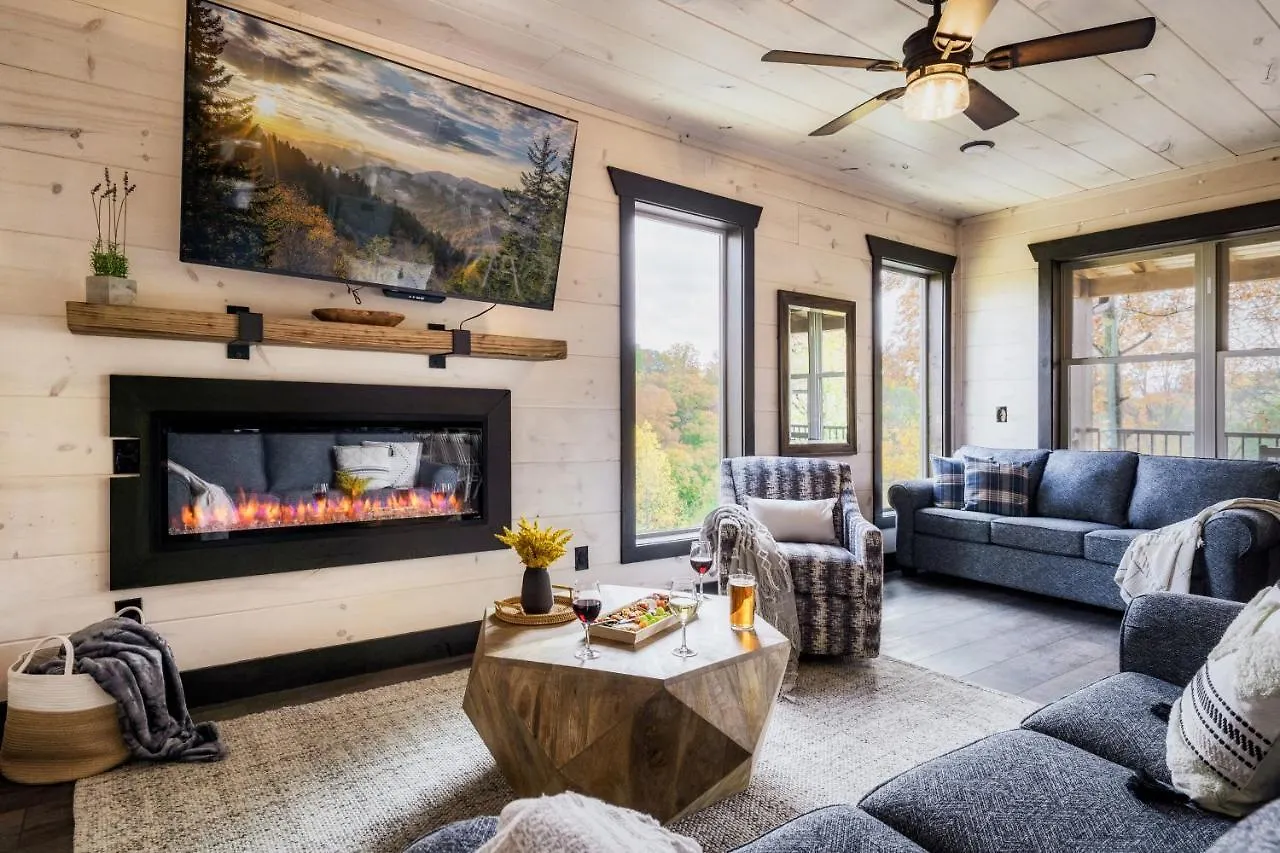 New Discount, Private Pool, Fire Pit, Theater, Hot Tub * Pigeon Forge
