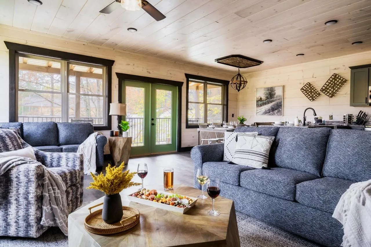 New Discount, Private Pool, Fire Pit, Theater, Hot Tub Holiday home