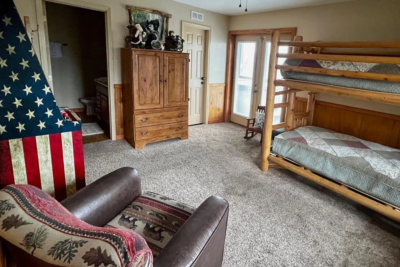 Smoky Mountain Retreat With Hot Tub, Arcade Games * Pigeon Forge