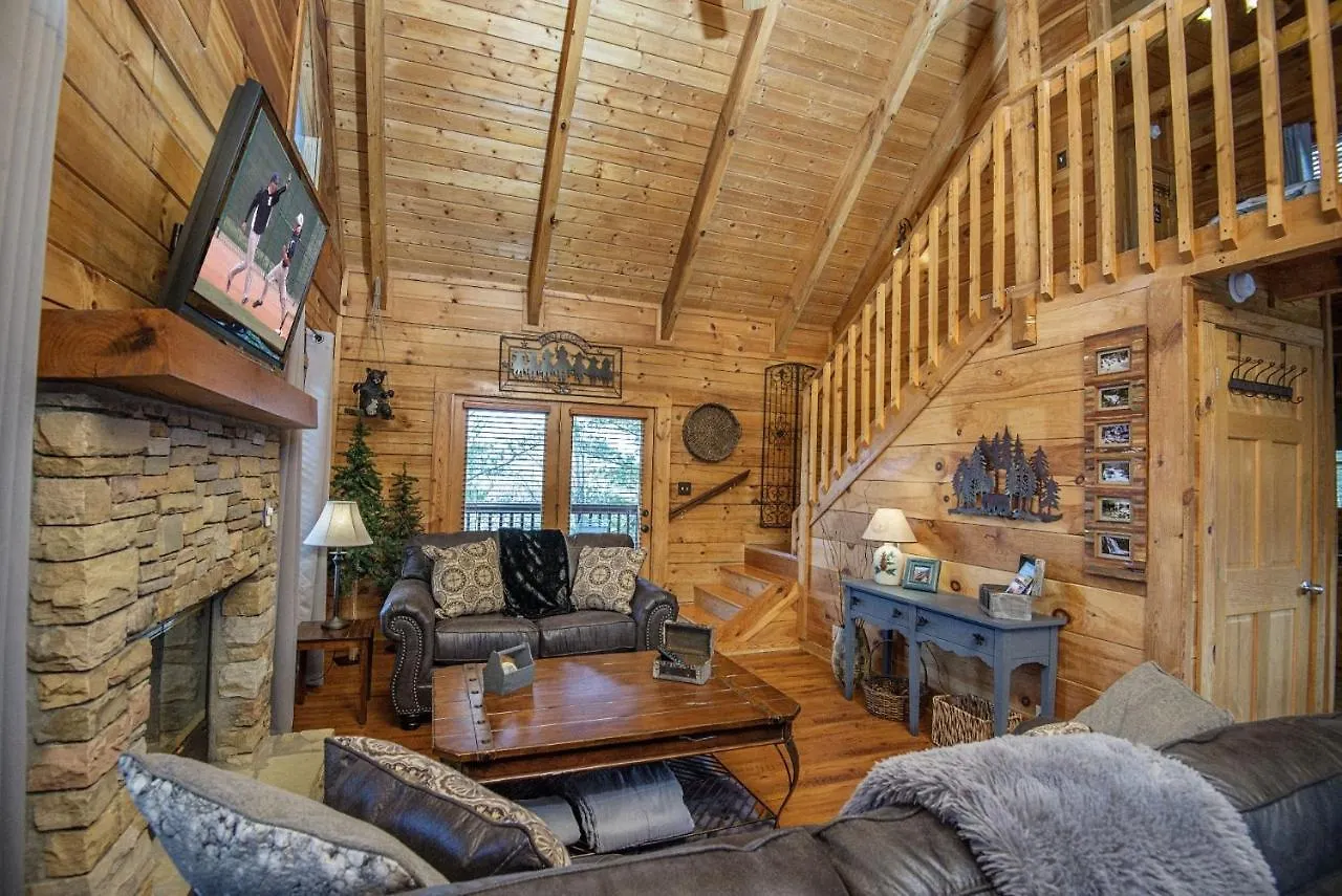 Er103 - Knotty Pine Great Location - Close To Town! *