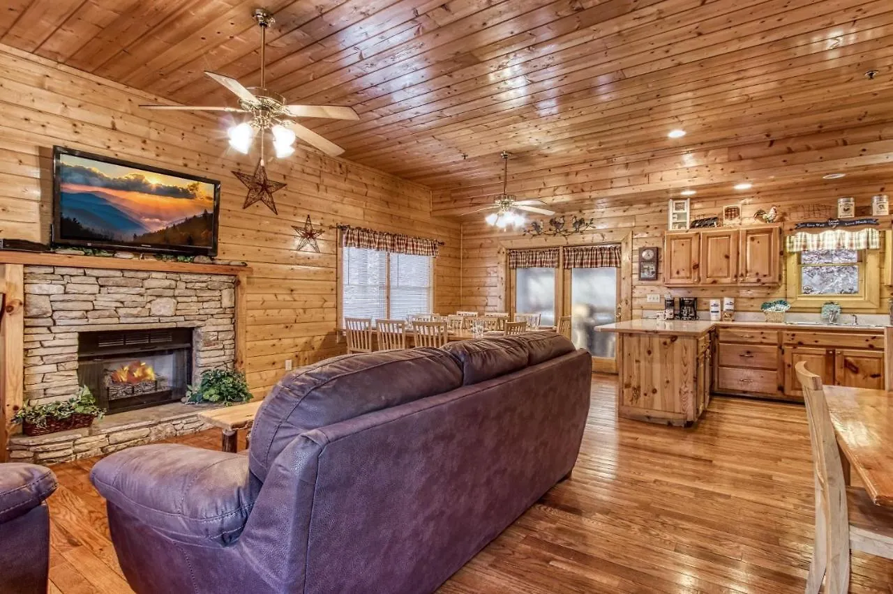 Er305- Bear Right Inn- Great Location- Close To Town *