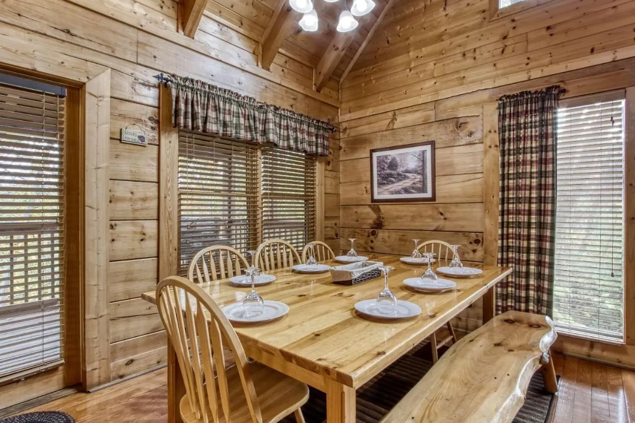 Ern819 - Mountain Majesty - Great Location! Close To The Action! *