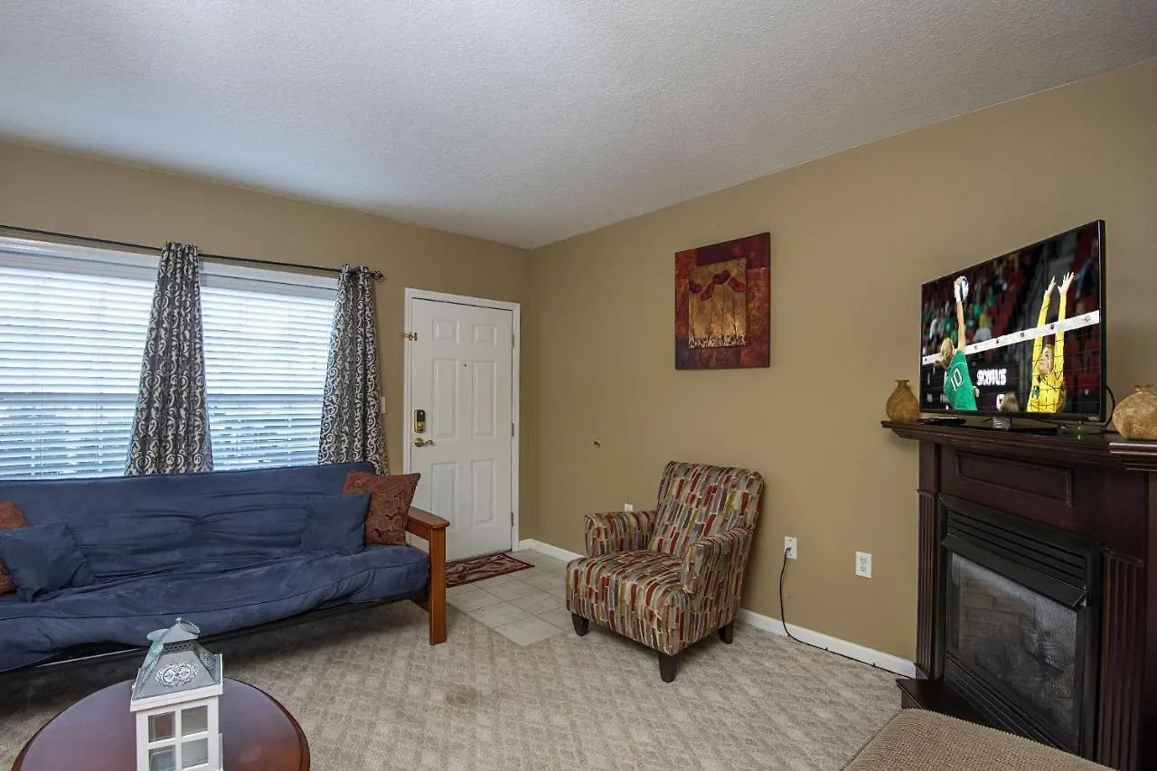 Apartment Colonial Crest 112 - Great Location! - Walk To Town!