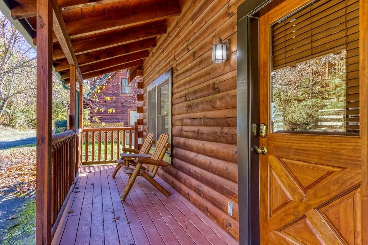 Ern832 - Lakeside Hideaway - Great Location! Close To The Action! Holiday home