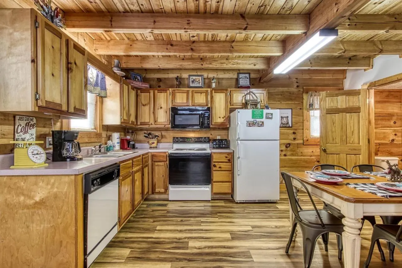 Er83 - Savage Loft - Your Close To The Action Getaway Holiday home *