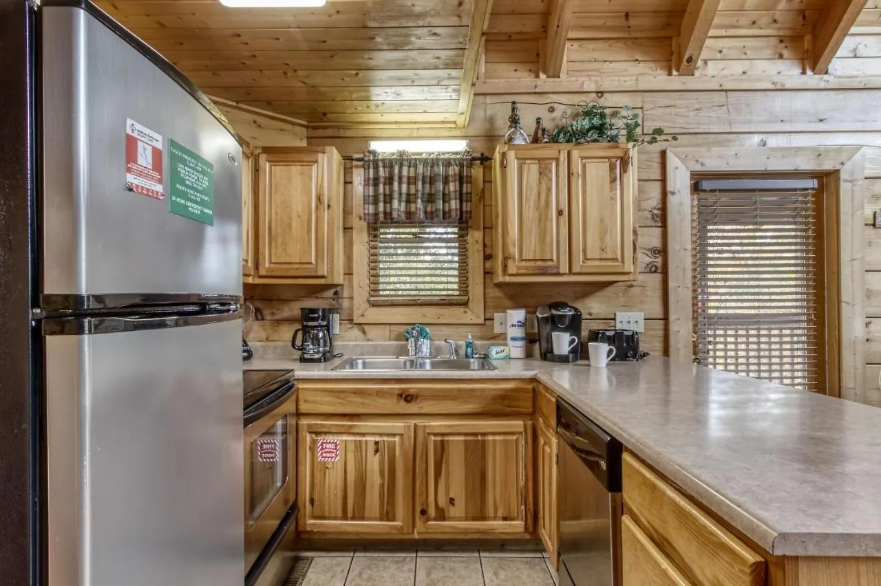 Ern819 - Mountain Majesty - Great Location! Close To The Action! Holiday home *