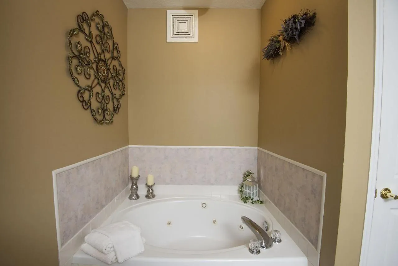 Colonial Crest 112 - Great Location! - Walk To Town! Pigeon Forge