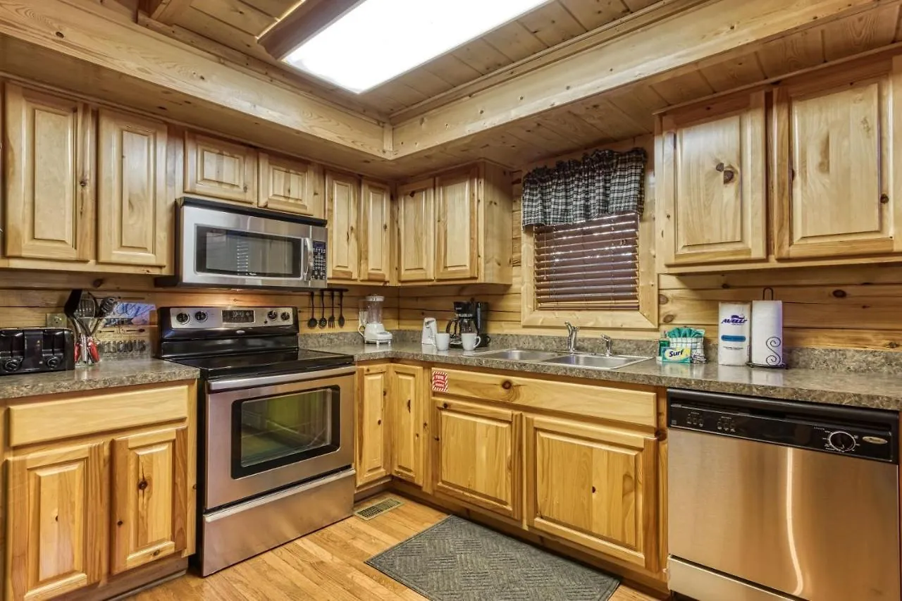 Holiday home Ern832 - Lakeside Hideaway - Great Location! Close To The Action! Pigeon Forge