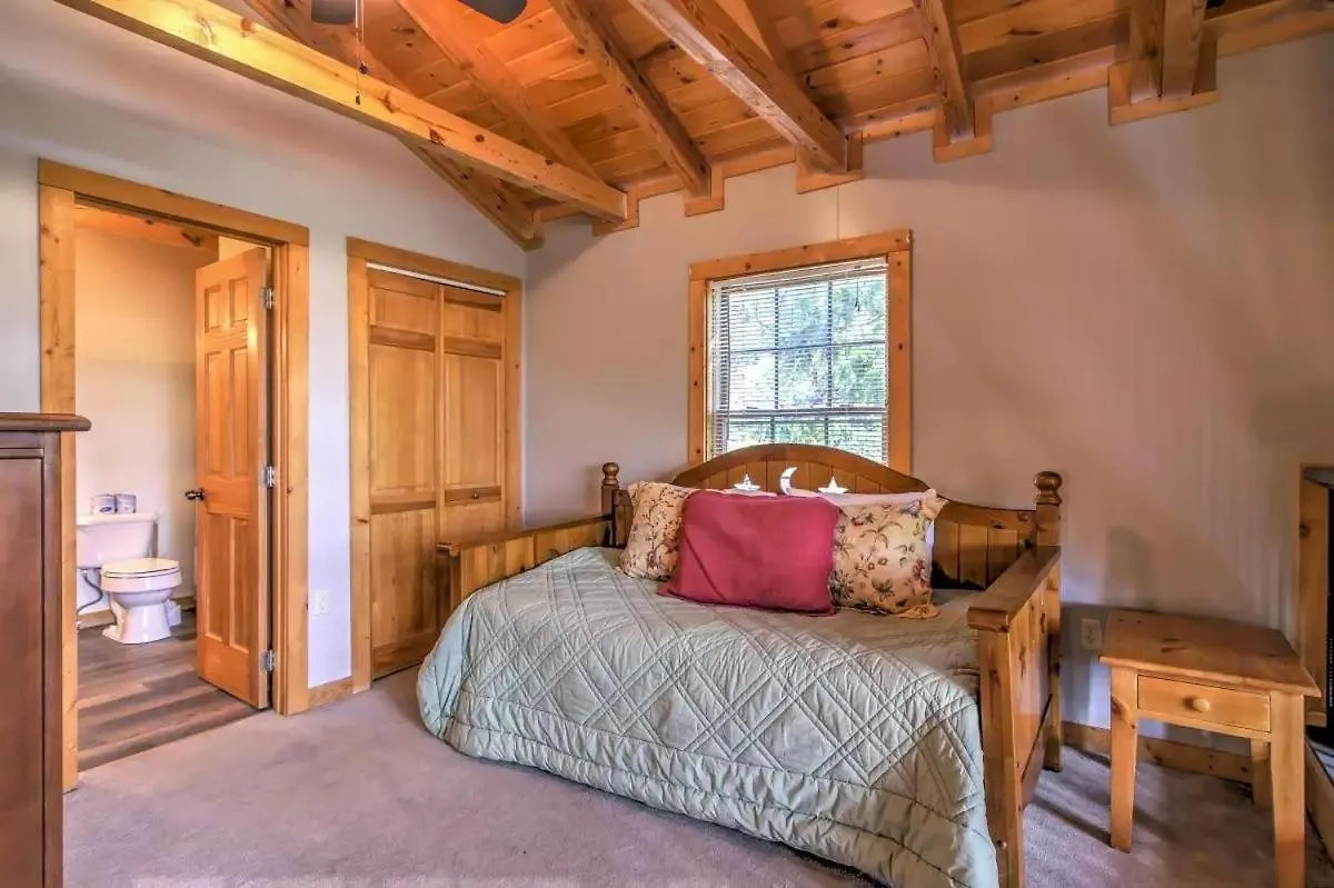 Er104 - R Tribe's Treehouse - Great Location - Close To Town! Holiday home