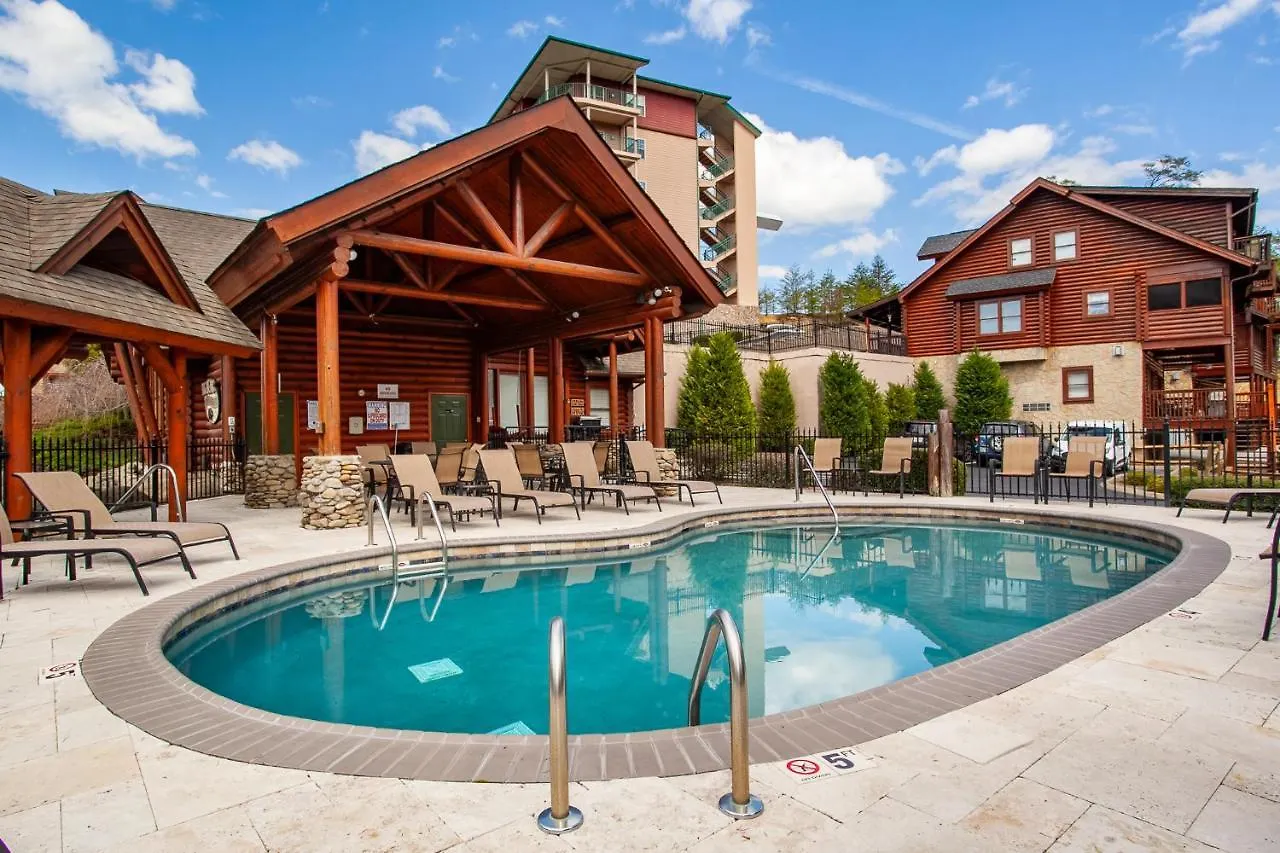 The Bear Paw Palace Mtn View And Community Pools * Pigeon Forge