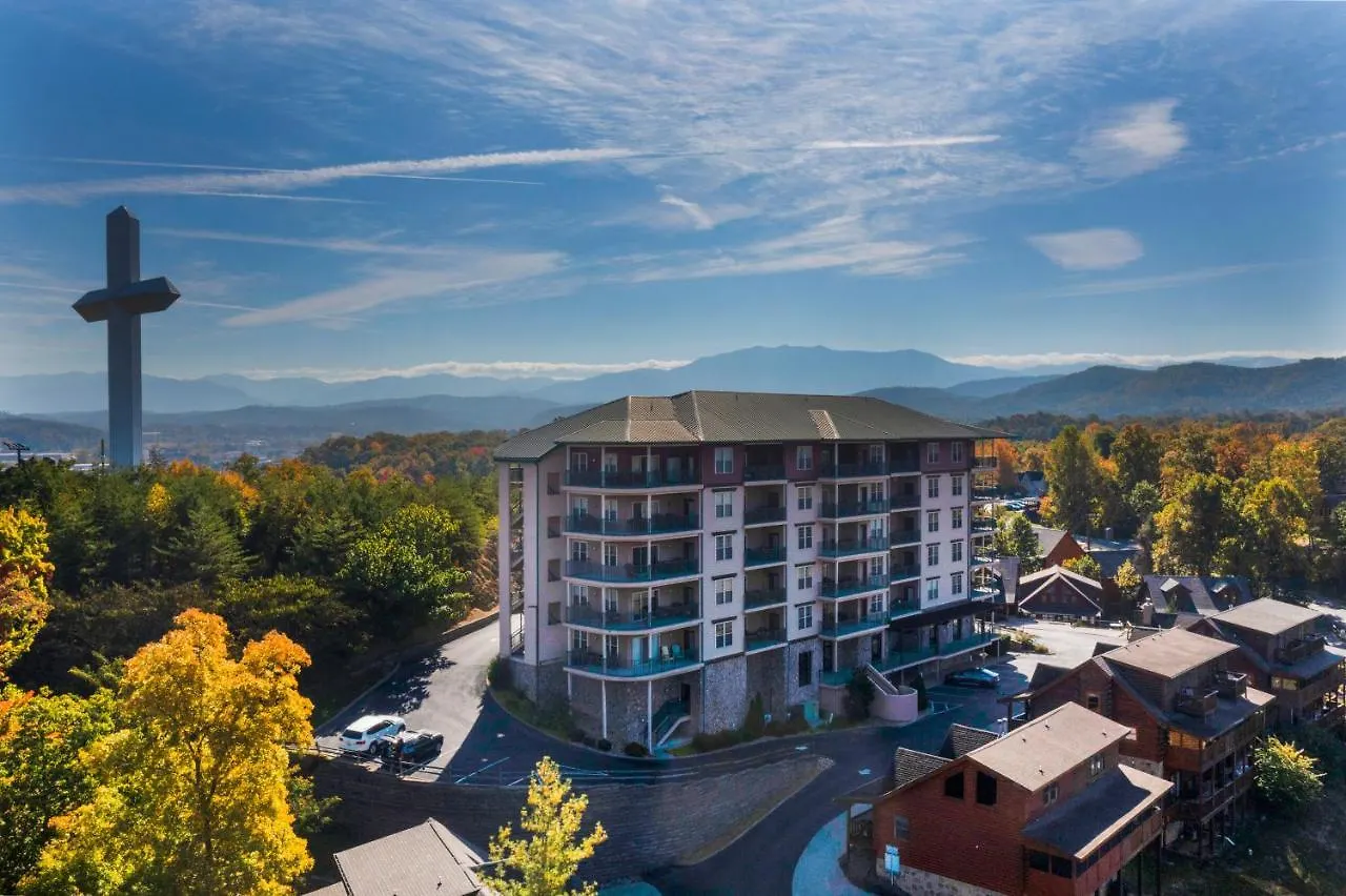 The Bear Paw Palace Mtn View And Community Pools Pigeon Forge
