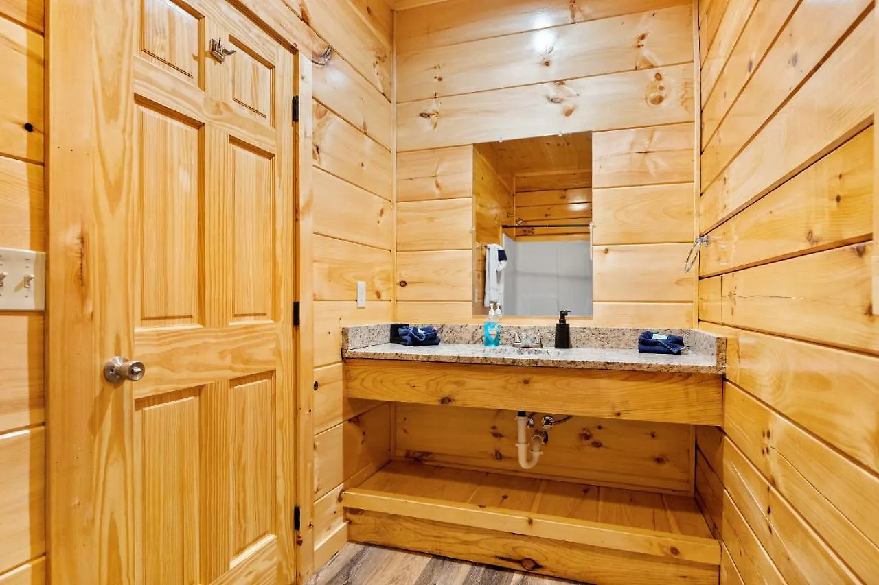 Pine Mountain Retreat, Hot Tub, Game Room, 1089 Free Tickets Each Paid Day, Dollywood And