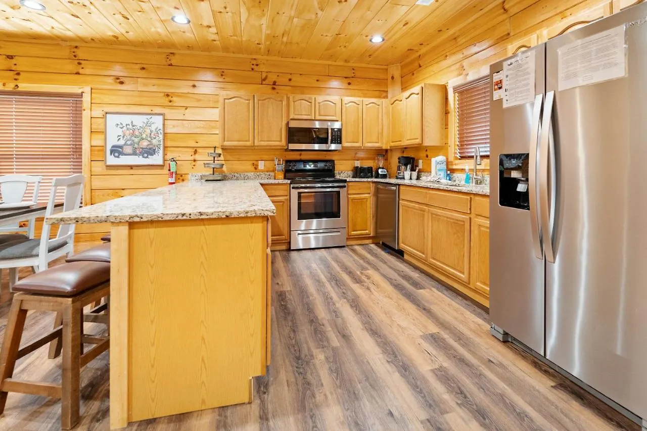 Pine Mountain Retreat, Hot Tub, Game Room, 1089 Free Tickets Each Paid Day, Dollywood And Pigeon Forge