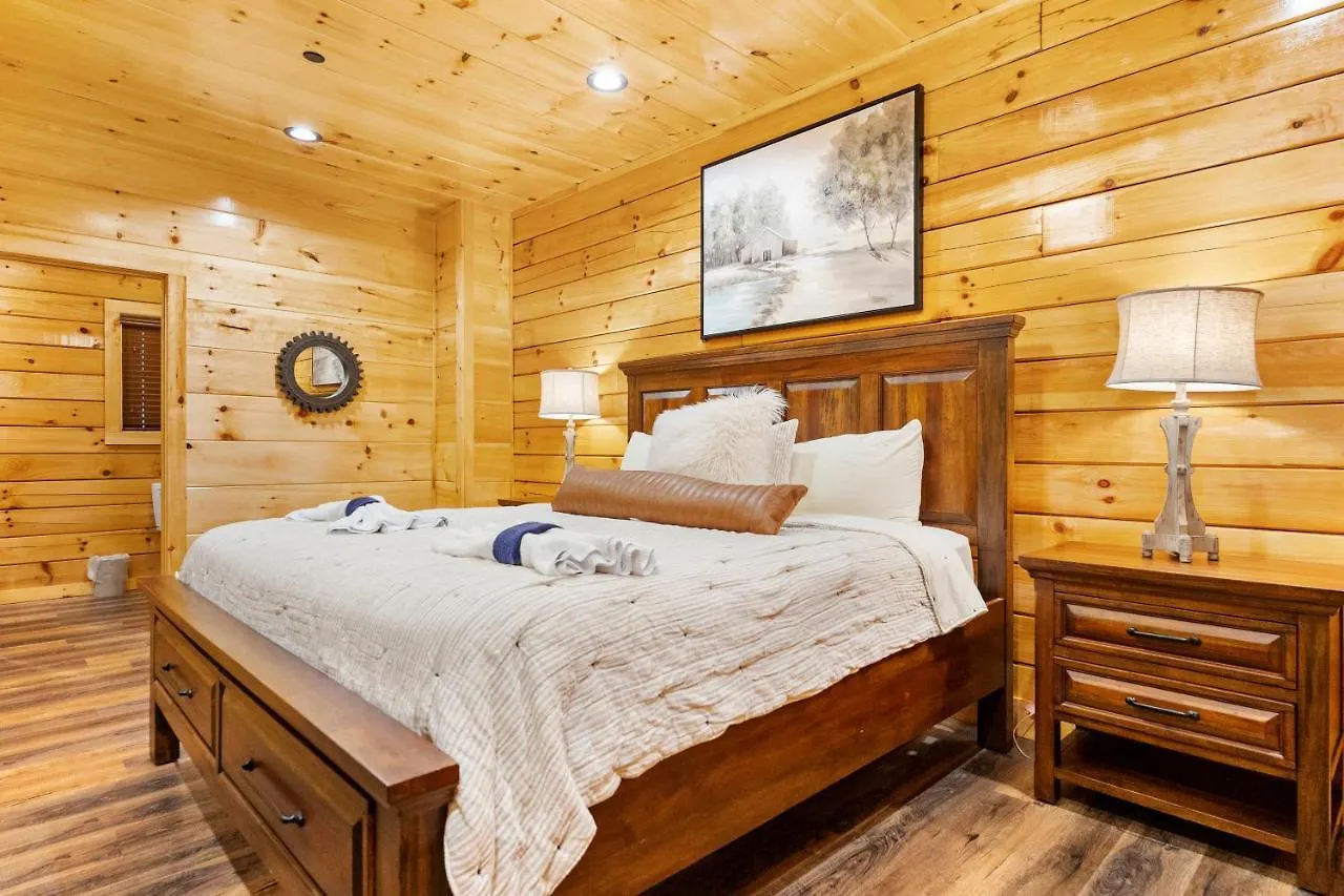 Holiday home Pine Mountain Retreat, Hot Tub, Game Room, 1089 Free Tickets Each Paid Day, Dollywood And *