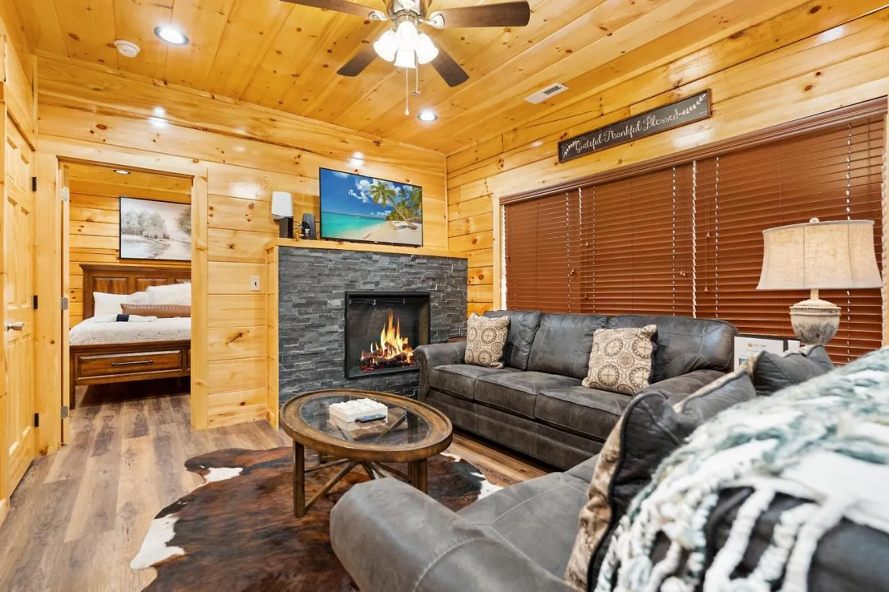 Pine Mountain Retreat, Hot Tub, Game Room, 1089 Free Tickets Each Paid Day, Dollywood And *