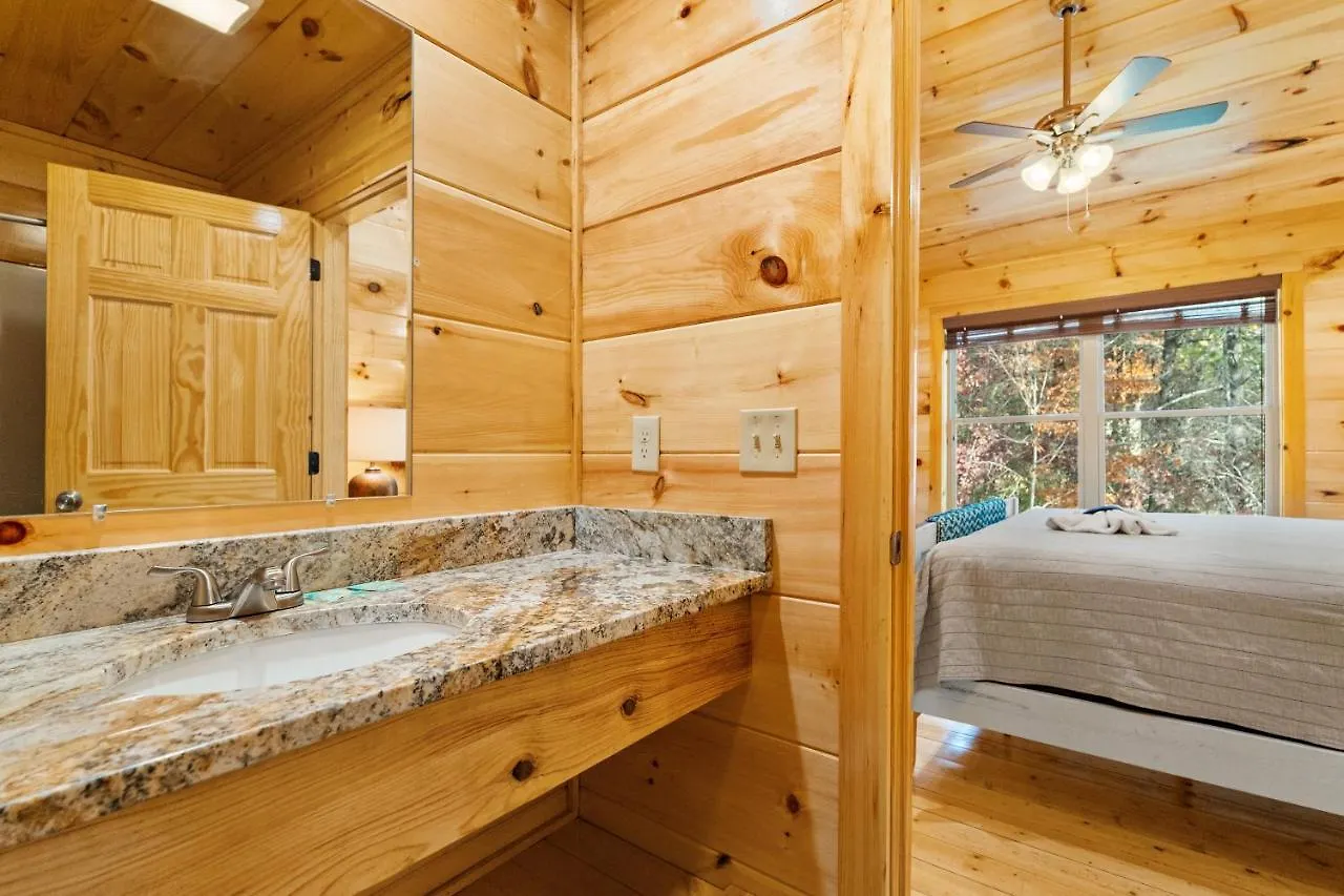 Pine Mountain Retreat, Hot Tub, Game Room, 1089 Free Tickets Each Paid Day, Dollywood And Holiday home