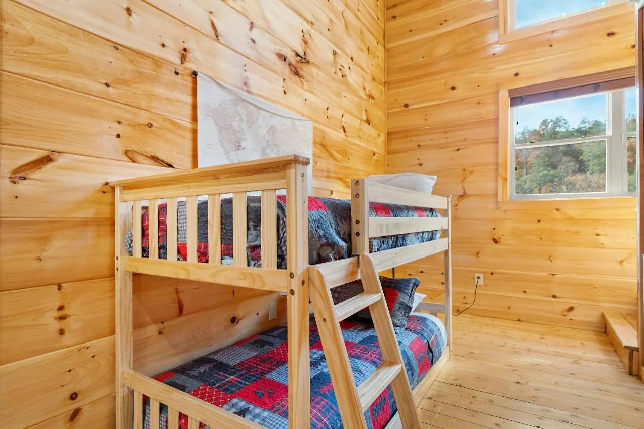 Pine Mountain Retreat, Hot Tub, Game Room, 1089 Free Tickets Each Paid Day, Dollywood And