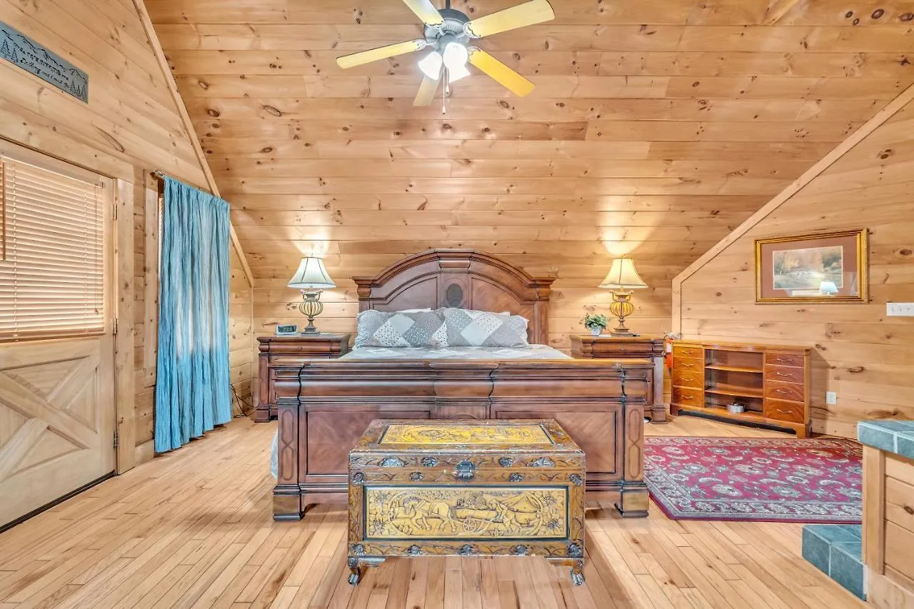 Holiday home Reflections, Hot Tub, Pool, Wifi, 1089 Free Tickets Each Paid Day, Dollywood And