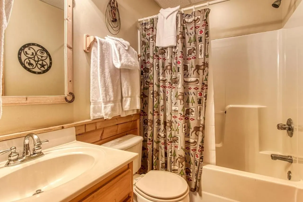 Er305- Bear Right Inn- Great Location- Close To Town Pigeon Forge