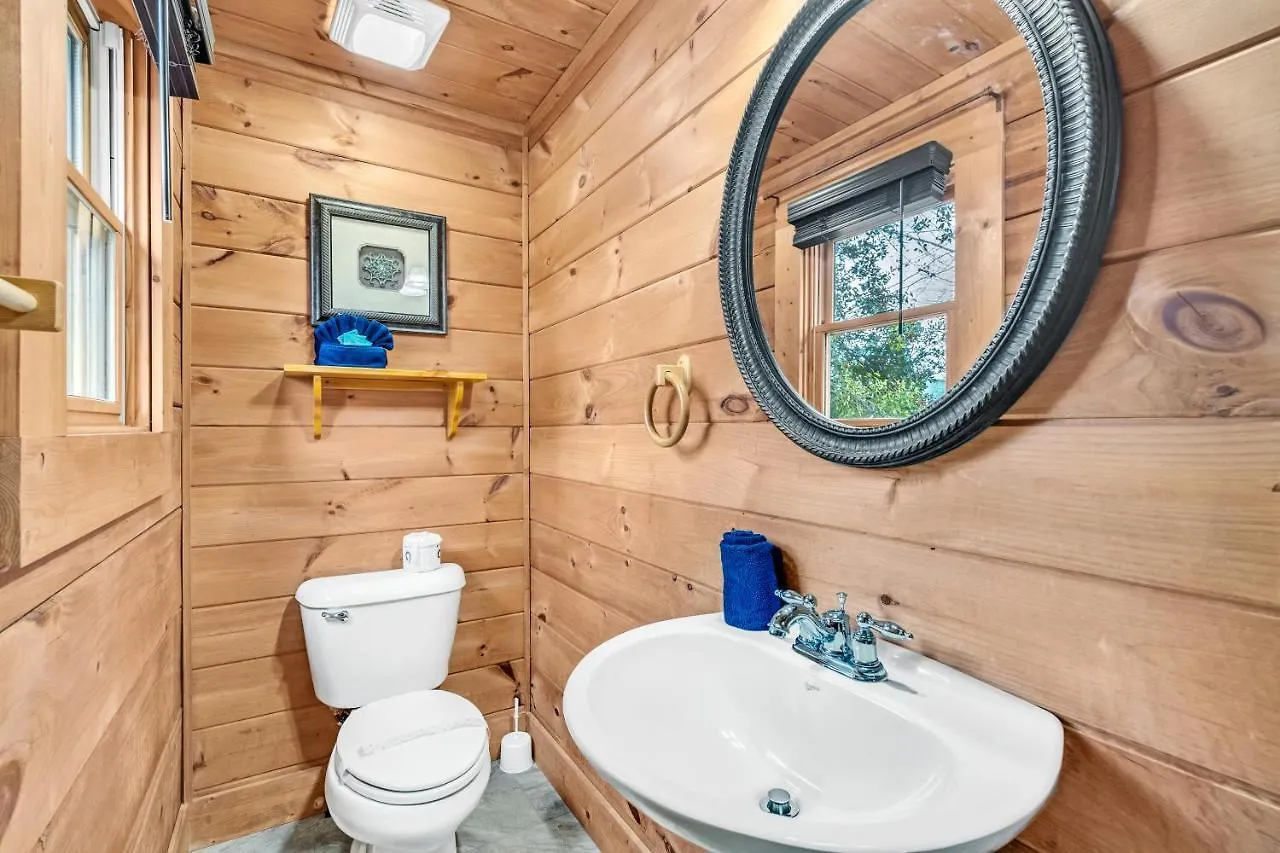 Reflections, Hot Tub, Pool, Wifi, 1089 Free Tickets Each Paid Day, Dollywood And Holiday home *
