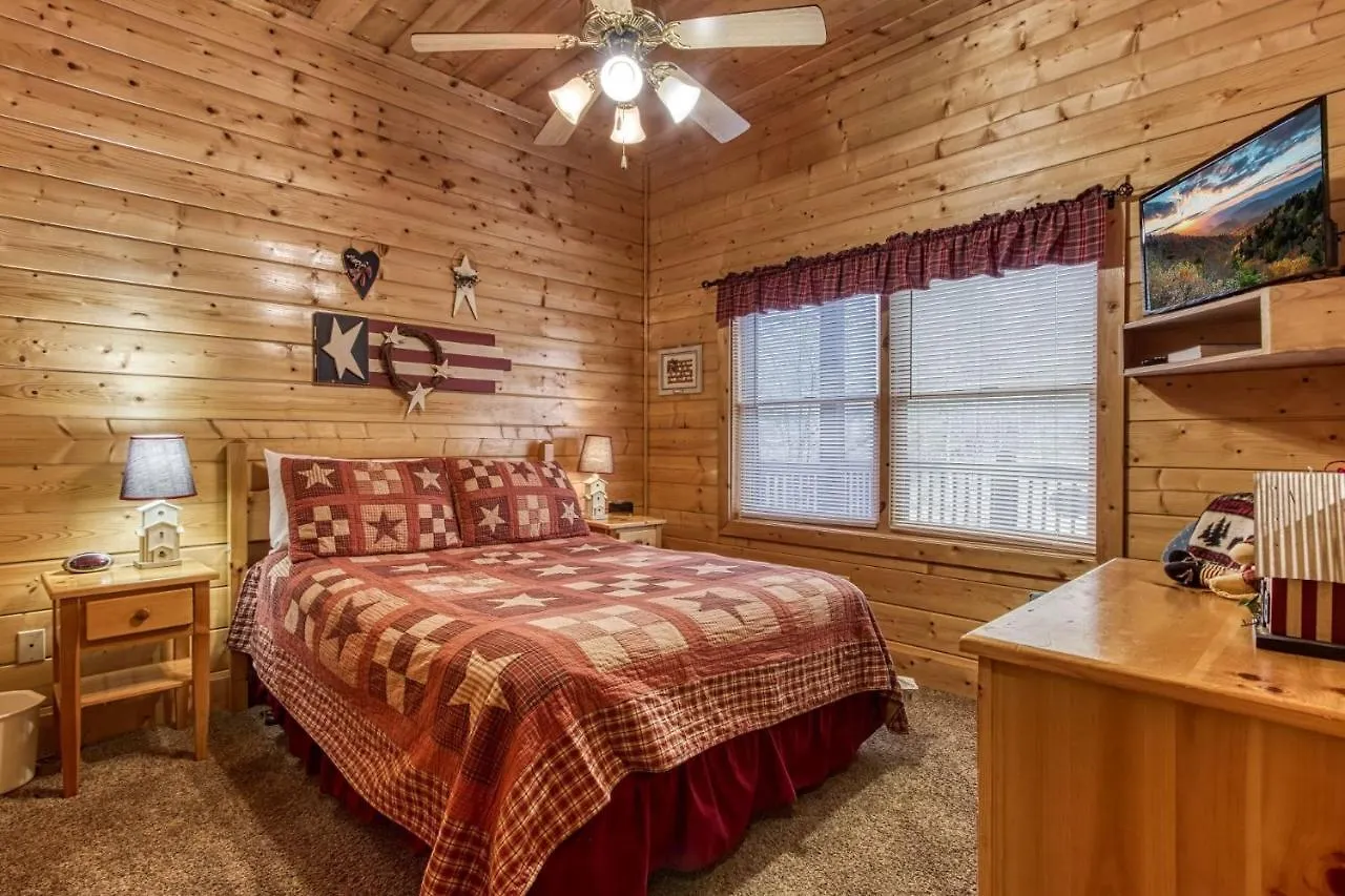 Er305- Bear Right Inn- Great Location- Close To Town Pigeon Forge