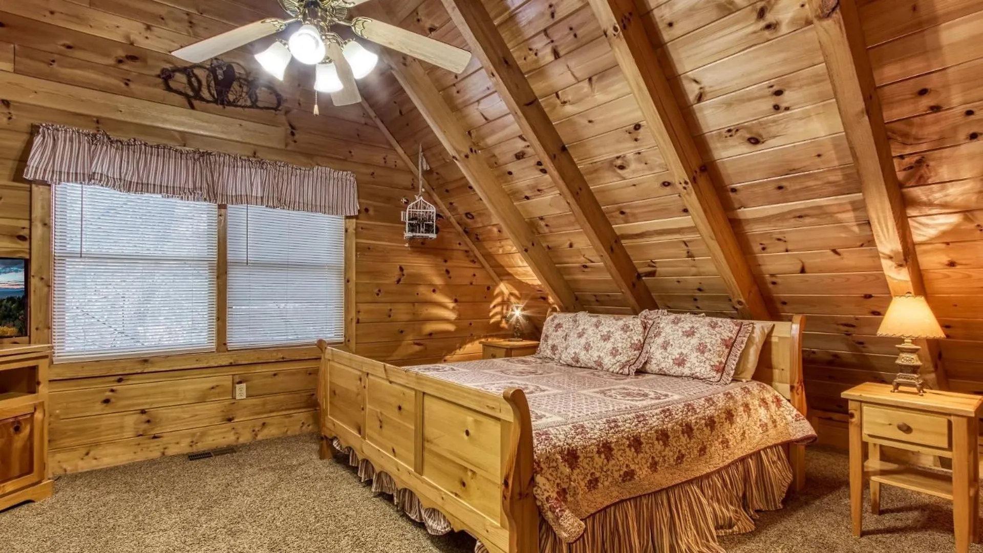 Er305- Bear Right Inn- Great Location- Close To Town