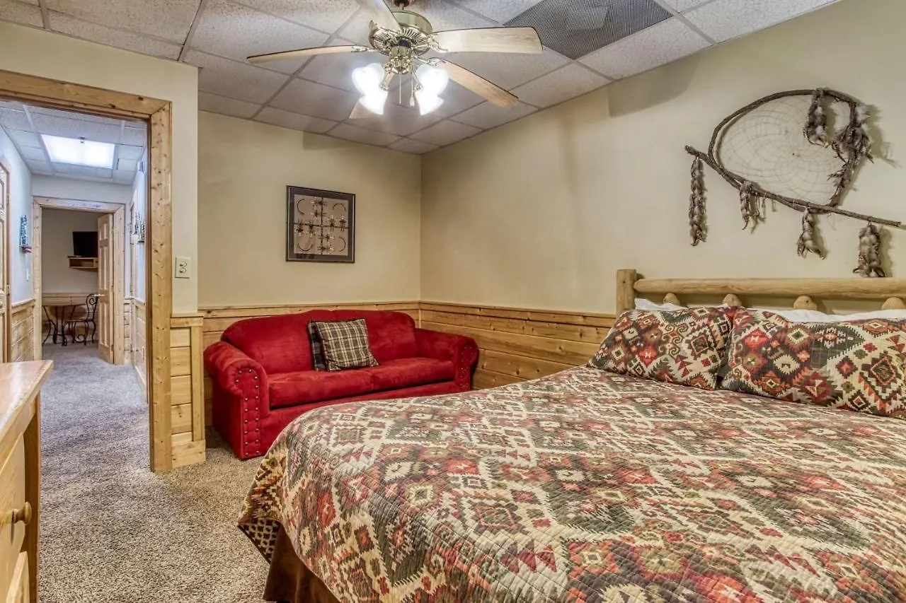 Er305- Bear Right Inn- Great Location- Close To Town