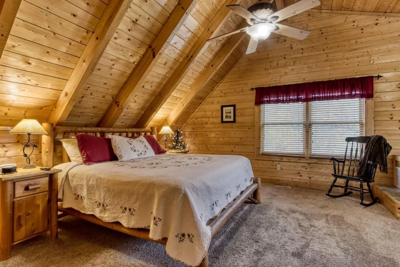 Ern819 - Mountain Majesty - Great Location! Close To The Action! Holiday home