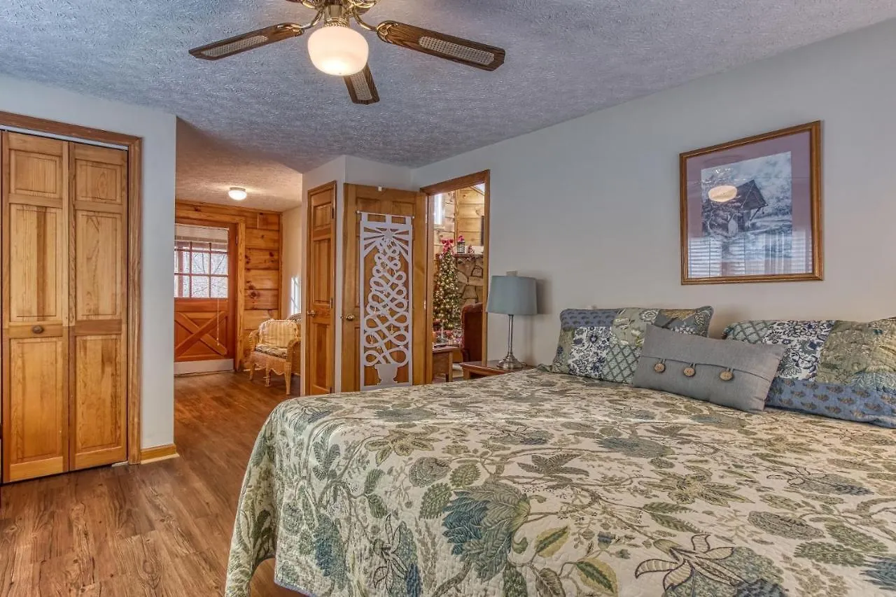 Er46 - Cherith Brook - Great Location, Just Across From Swimming Pool! * Pigeon Forge