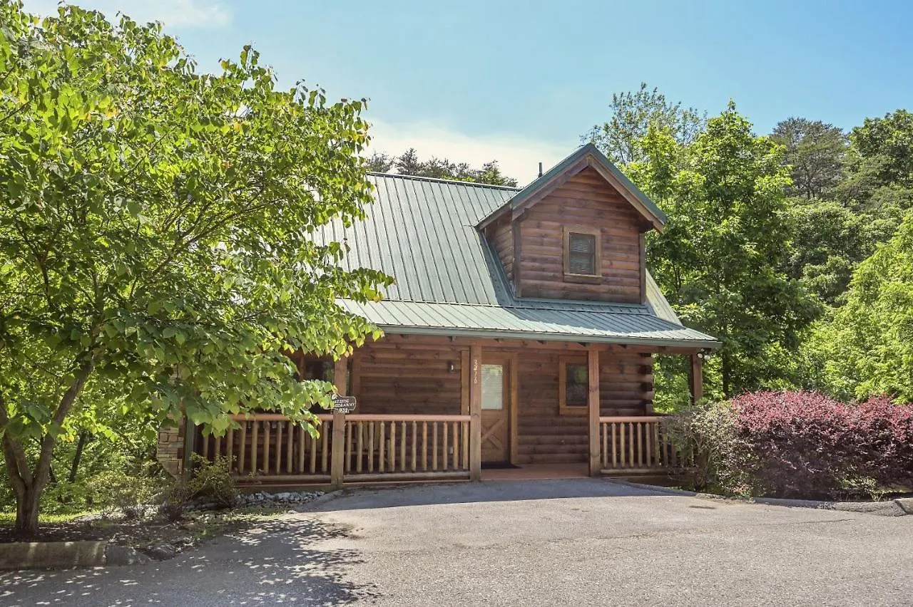 Ern832 - Lakeside Hideaway - Great Location! Close To The Action! *
