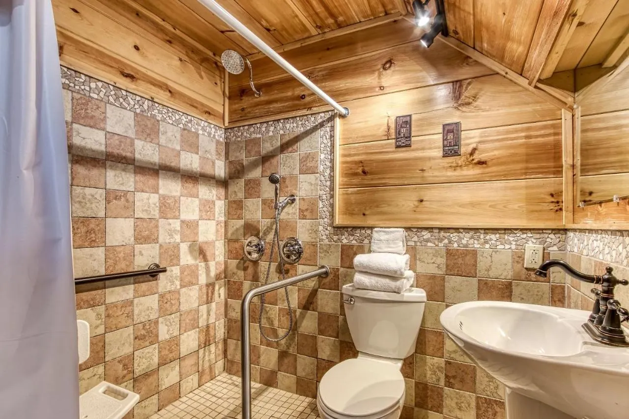 Cinema Falls - Great Location! - Convenient To Everything! Сasa de vacaciones