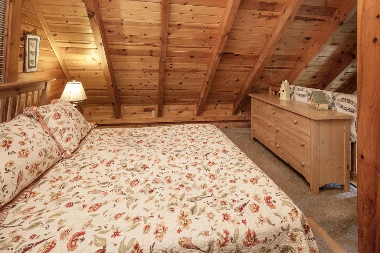 Er36 - Cozy Creekside Great Location- Close To Town *