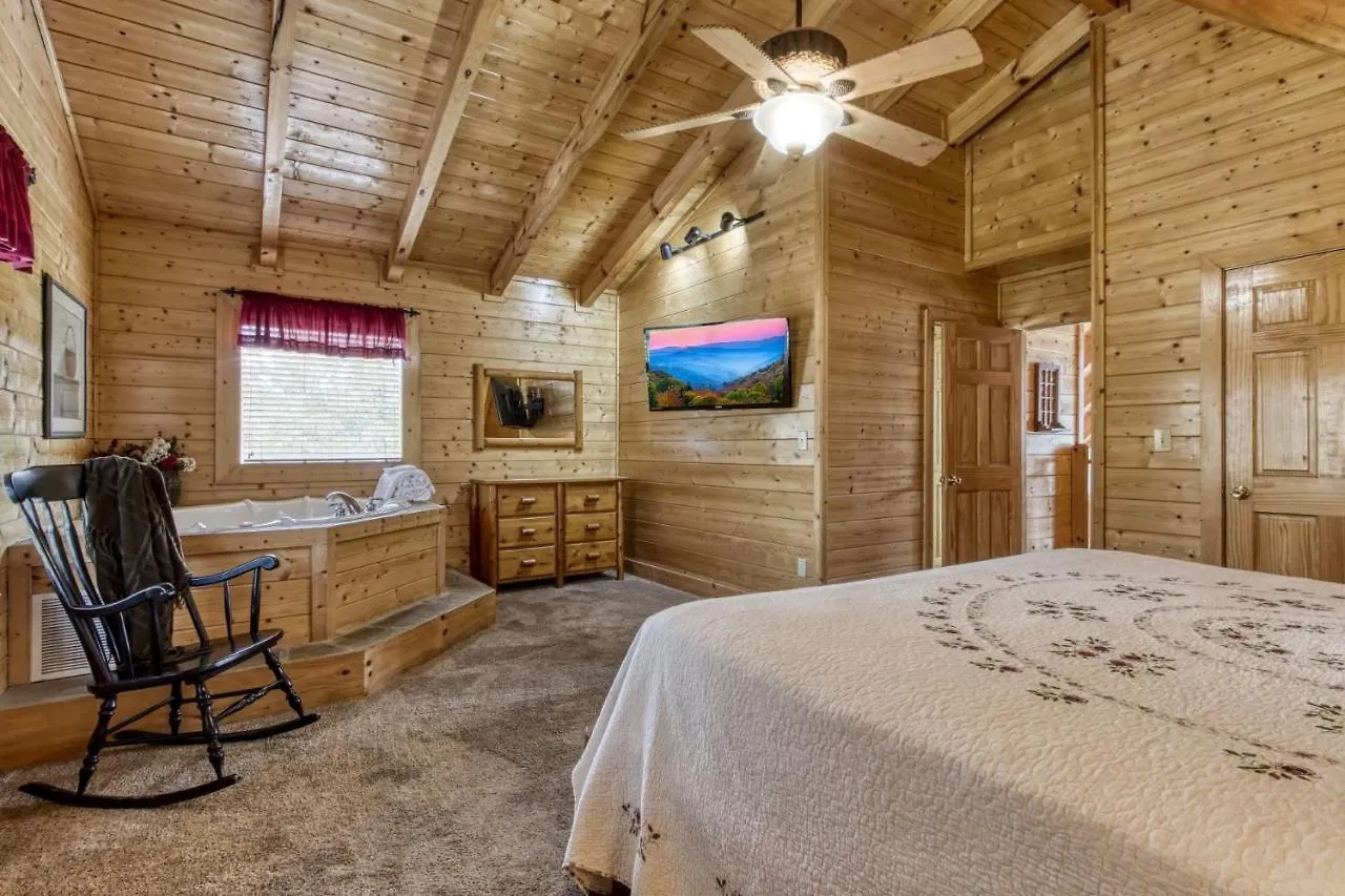 Ern819 - Mountain Majesty - Great Location! Close To The Action!