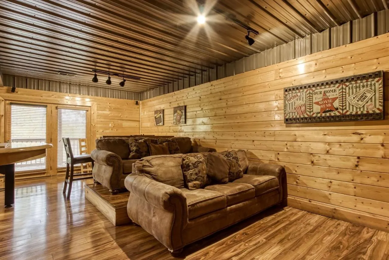 Ern819 - Mountain Majesty - Great Location! Close To The Action! Pigeon Forge
