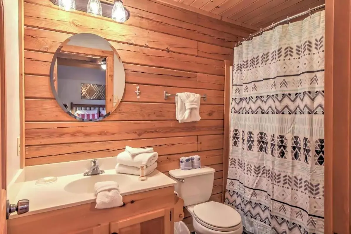 Er104 - R Tribe's Treehouse - Great Location - Close To Town! Pigeon Forge