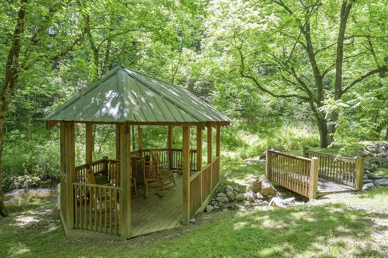 Holiday home Ern832 - Lakeside Hideaway - Great Location! Close To The Action! Pigeon Forge