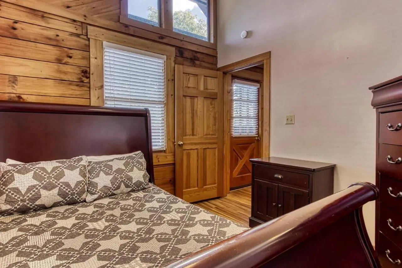 Er15 - A Bears Life Great Location - Close To Town! Pigeon Forge