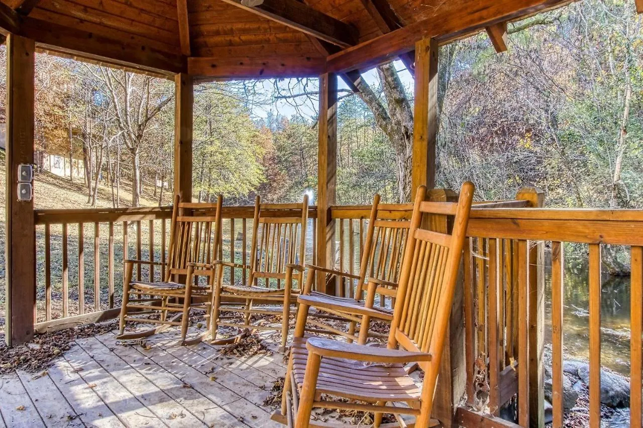 Ern832 - Lakeside Hideaway - Great Location! Close To The Action! Pigeon Forge