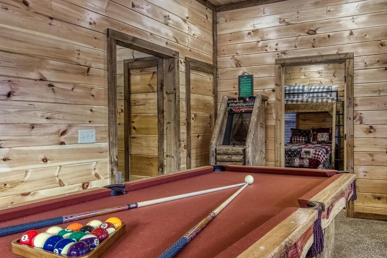 Ern805- Bearly Believe It! - Great Location! Close To Town And The Action! Holiday home Pigeon Forge