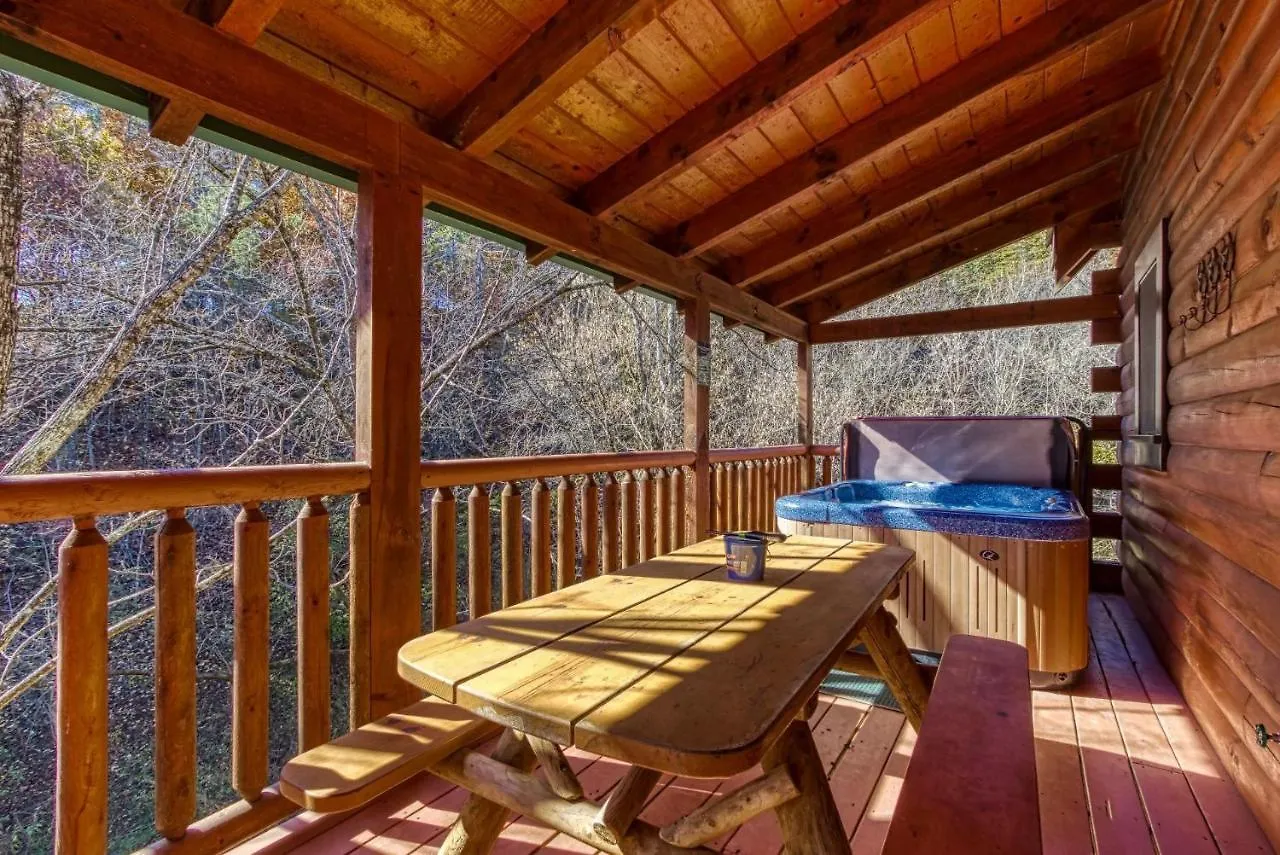Holiday home Ern832 - Lakeside Hideaway - Great Location! Close To The Action! *