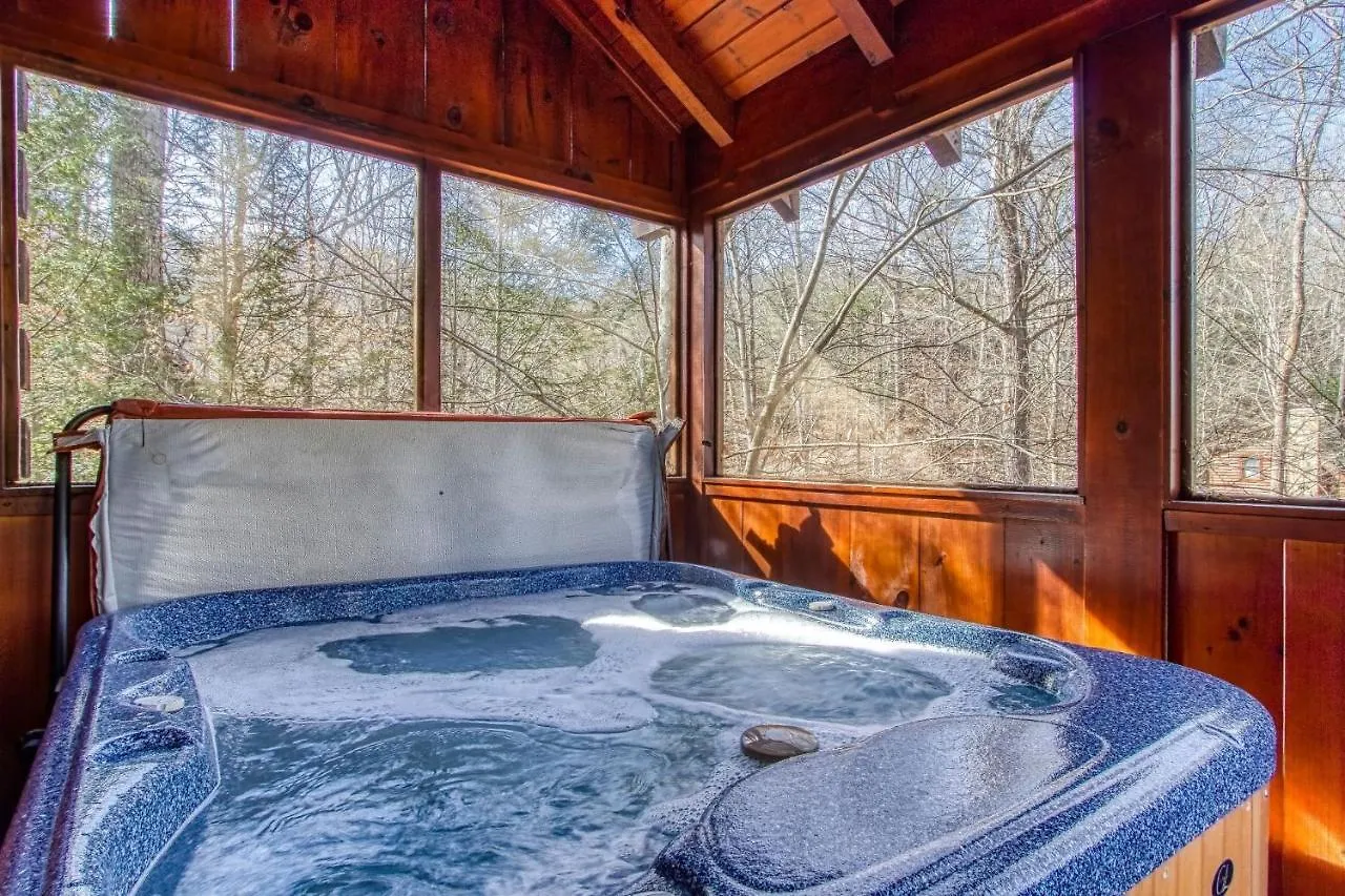 Er83 - Savage Loft - Your Close To The Action Getaway * Pigeon Forge