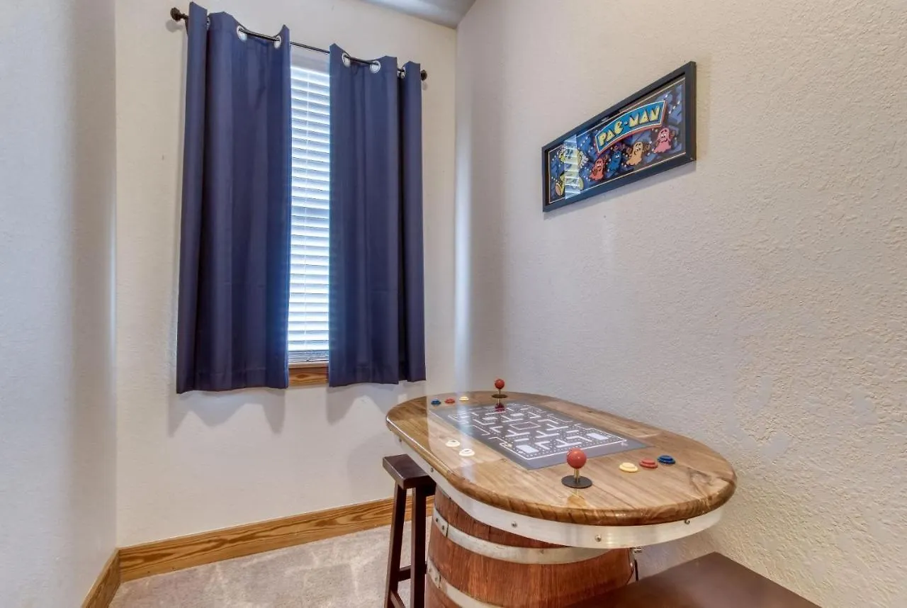 Owl 3205 - Close To Dollywood And Overlooking Gatlinburg Golf Course Apartment