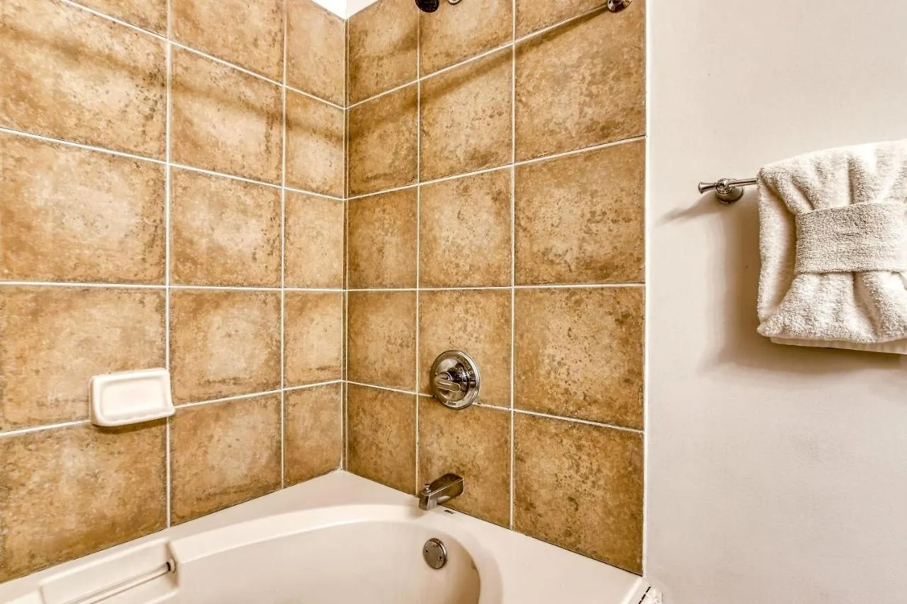 Owl 3205 - Close To Dollywood And Overlooking Gatlinburg Golf Course Apartment