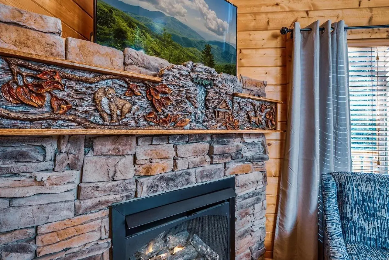 Holiday home Pine Haven Hollow, Hot Tub, Game Room, Wifi, 1089 Free Tickets Each Paid Day, Dollywood And